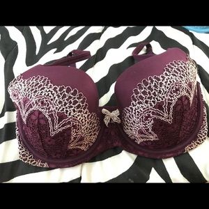 Victoria’s Secret bra 32DDD